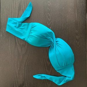 Twist Front Strapless Bikini Top
